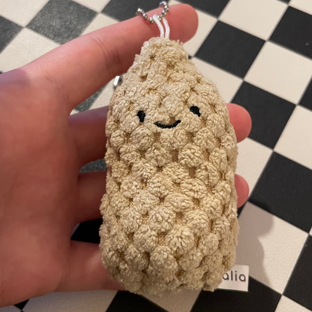 NWOT - Keychains - Peanuts & Lotus Root - Picture 4 of 8